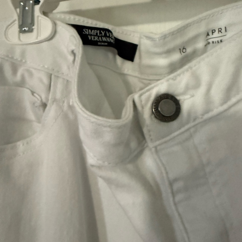 White simply Vera jeans cropped size 16